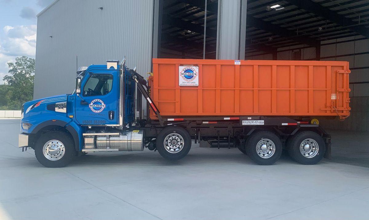 Advance Recycling Roll-Off Truck